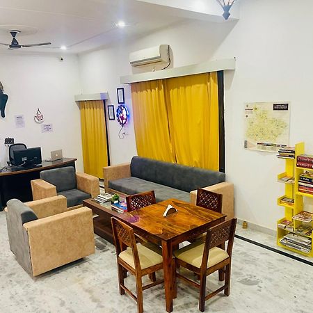 La Curcuma Luxury Homestay Khajurāho Екстериор снимка