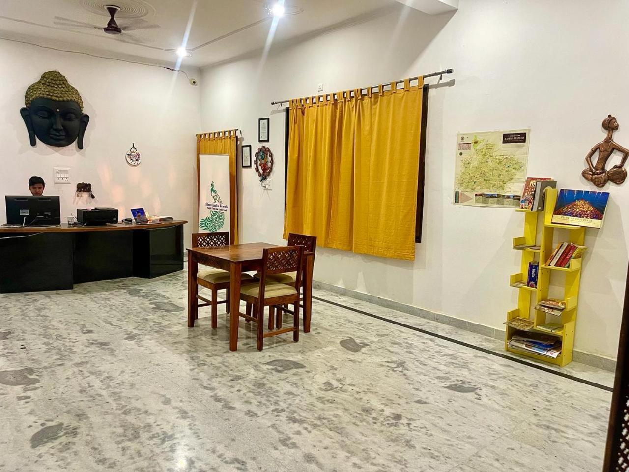 La Curcuma Luxury Homestay Khajurāho Екстериор снимка