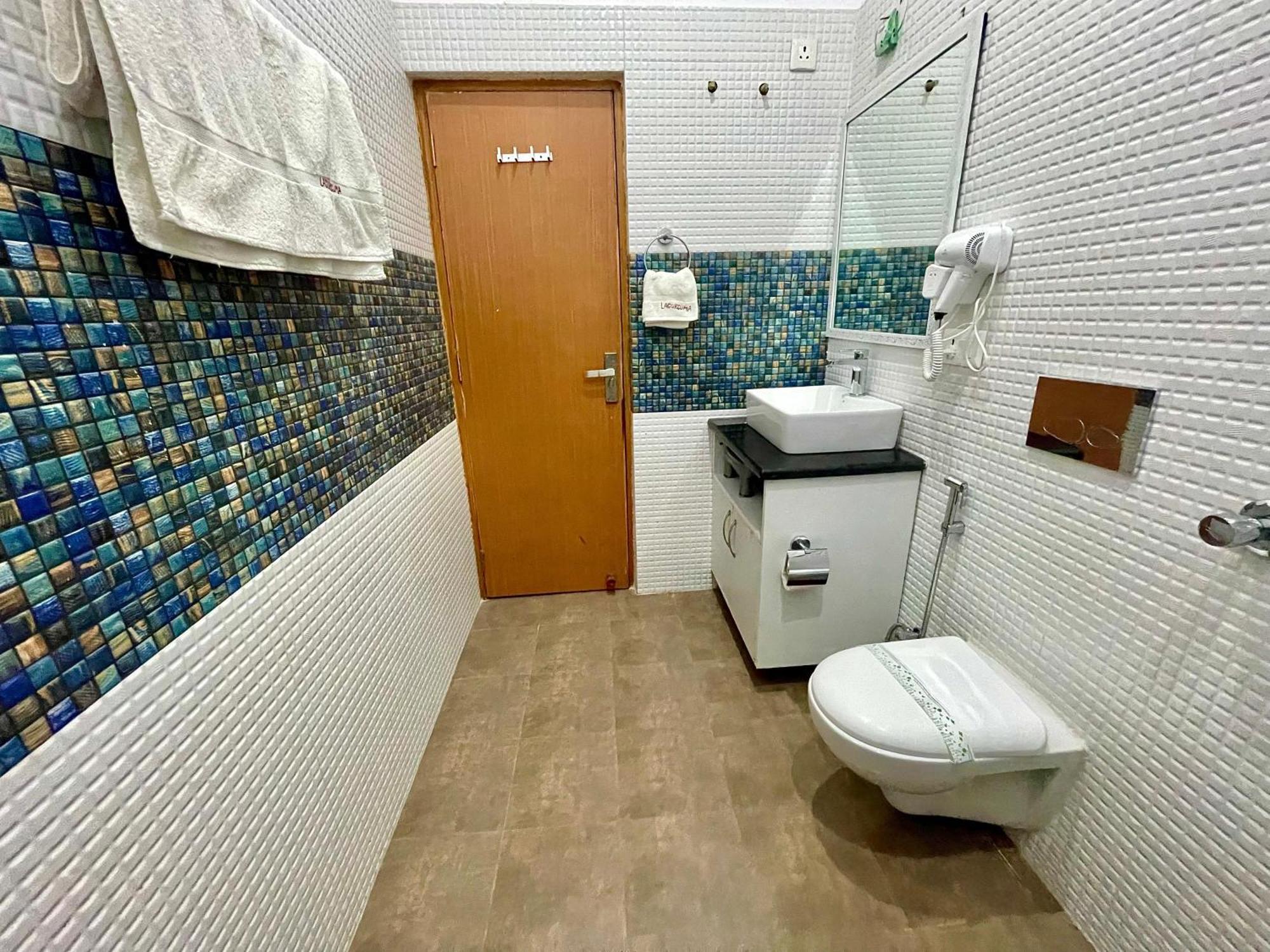 La Curcuma Luxury Homestay Khajurāho Екстериор снимка