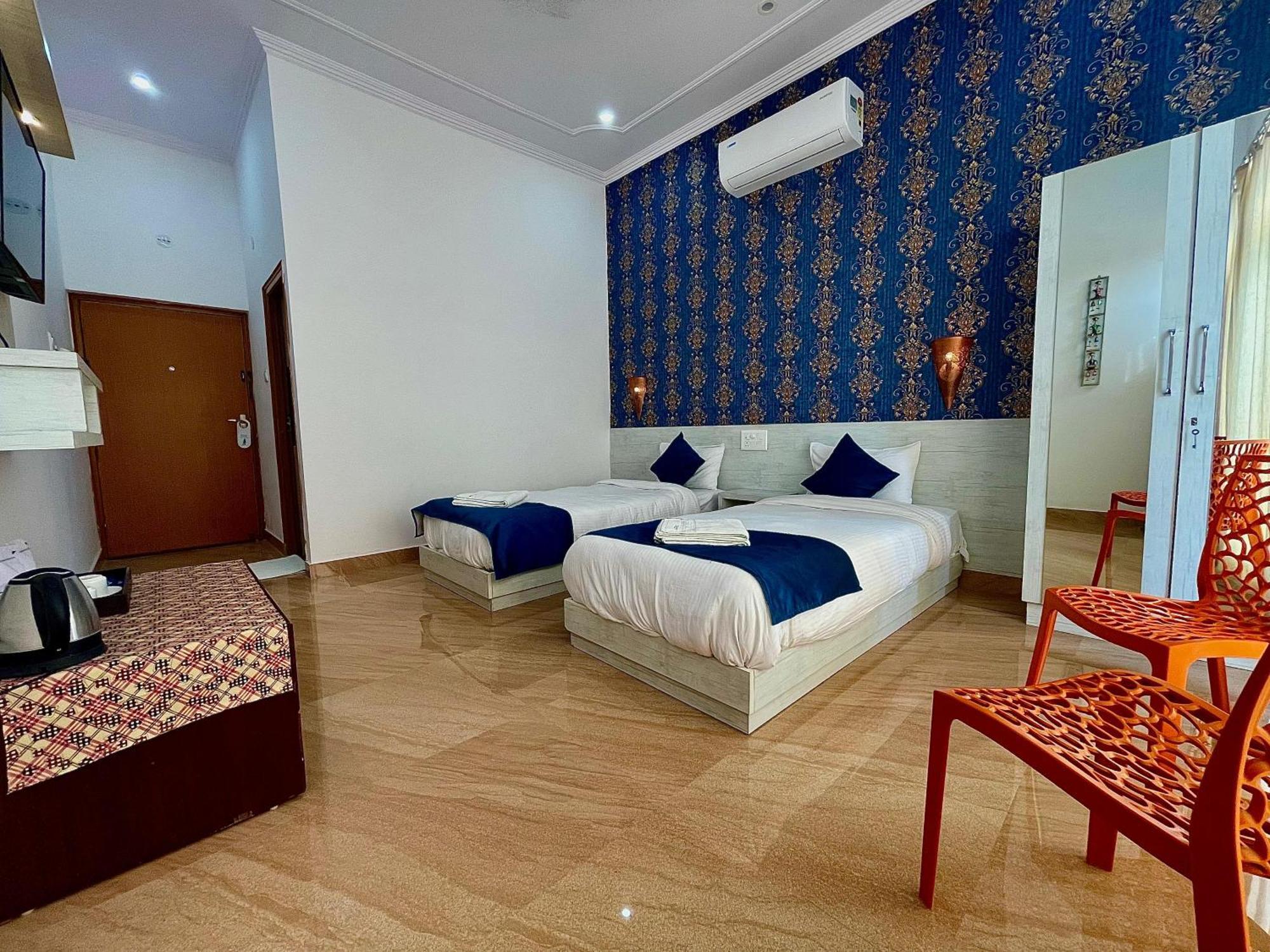 La Curcuma Luxury Homestay Khajurāho Екстериор снимка
